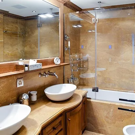 Collina Luxury For 8 People, View, Balconies, Wifi, Tv, Free Parking Casa vacanze Sankt Moritz